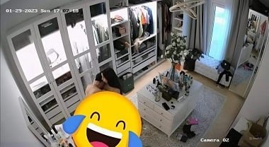 Горячий клип жены подкрадывает к любовнице, когда ее муж находится вдали от дома