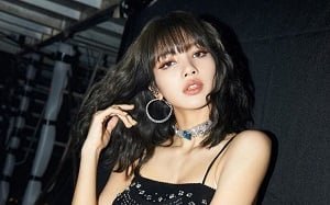 Лиза Black Pink имеет клип секса друг с другом